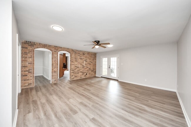 Photo - 3923 Cypress Lake Dr