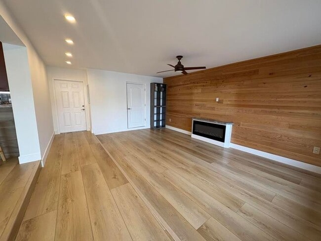 1032 NE 16th Terrace