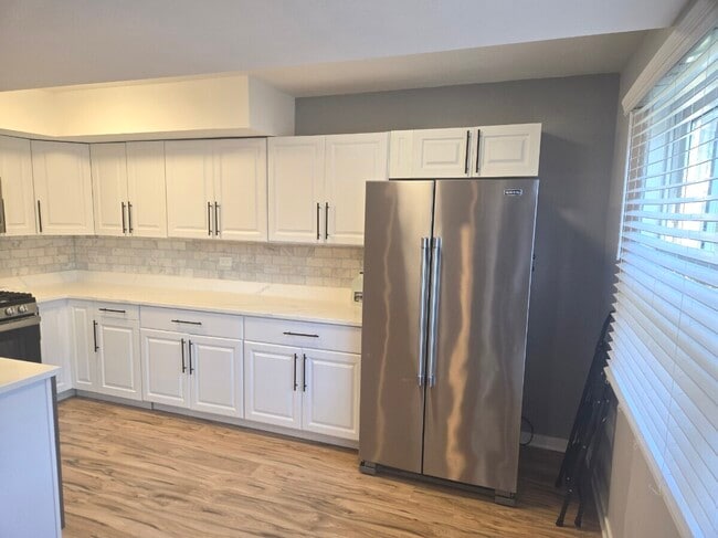 Photo - 360 W Inverrary Ln