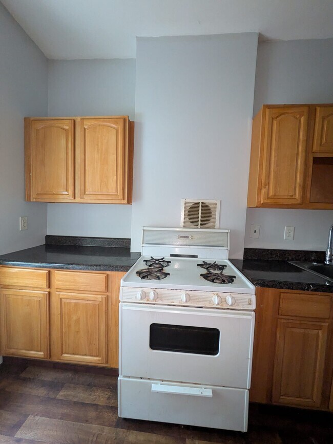 107 Wilkinson Ave Unit 2