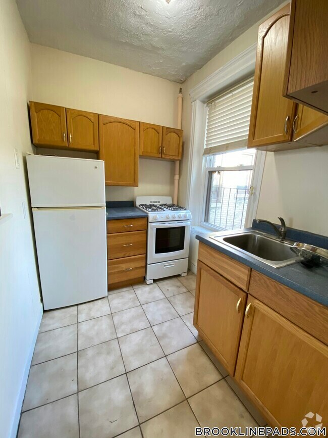 Building Photo - 364 Riverway Rental