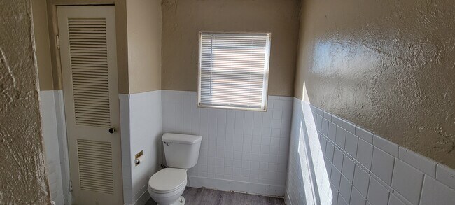 Bathroom - 808 W Cypress Ave