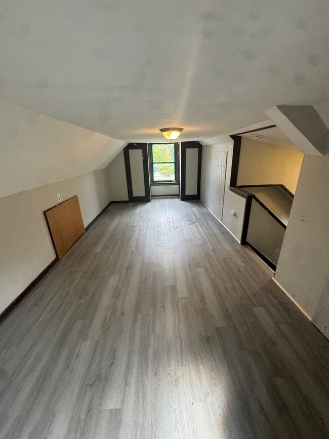 Photo - Charming 3-Bedroom Property in Prime Location (SECTION 8 VOUCHERS ACCEPTED)