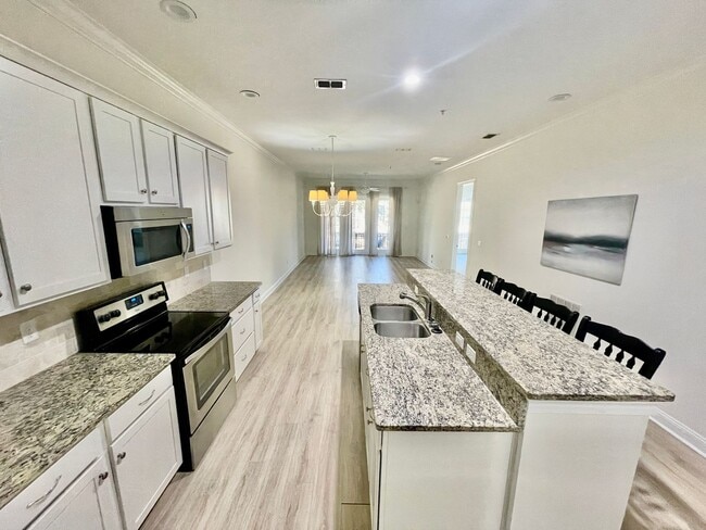 Photo - 2208 Summerwoods