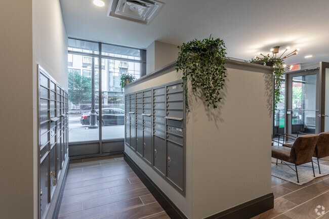 Los residentes Sala de correo - High and Cherry