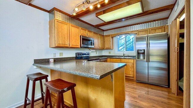 Photo - 221 Woodland Rd