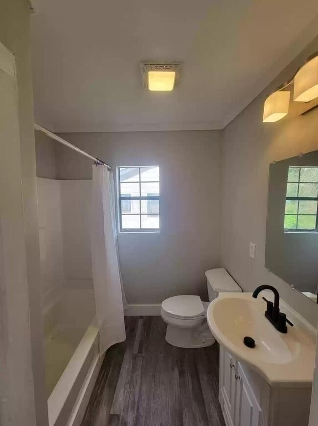 Photo - 2/ 1 Home for Rent!