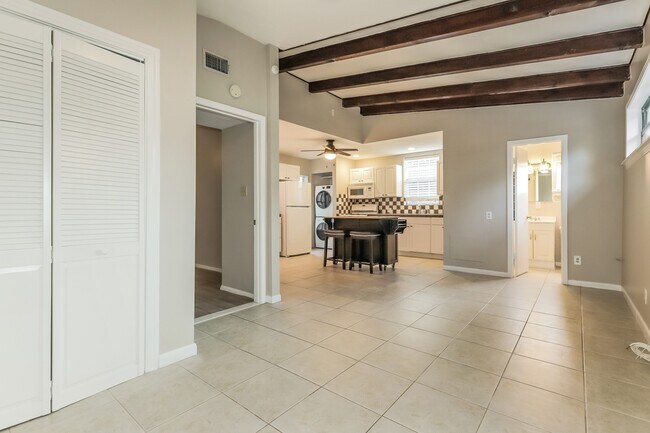 Photo - 927 E Shadowlawn Ave