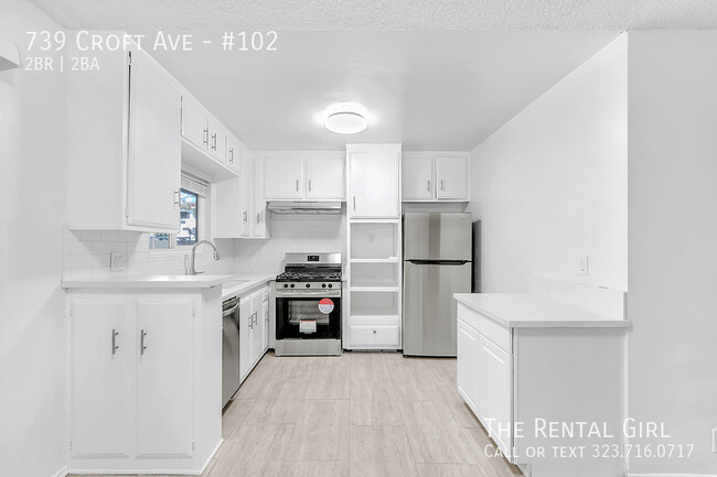 Spacious Poolside Retreat – A WeHo 2BR/ 2B... - Spacious Poolside Retreat – A WeHo 2BR/ 2B... Apartment Unit #102