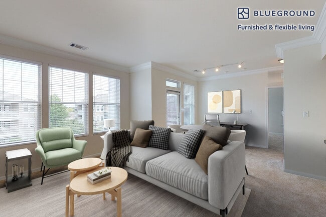 Building Photo - 1299 Corporate Dr Unit FL1-ID1509A