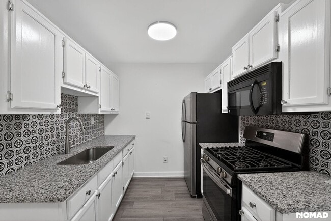 Photo - 405 Fairburn Rd SW