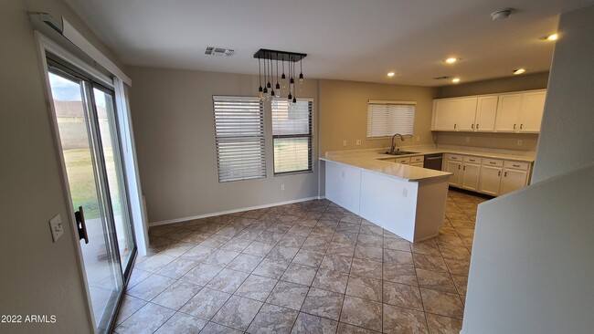 Building Photo - 3625 S Payton Rental