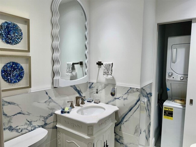 Photo - 1010 NE 8th Ave