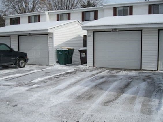 Building Photo - 858 Woodgate Dr