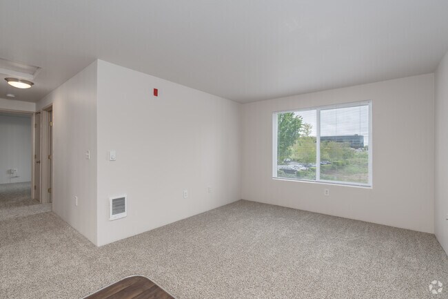 2BR, 2BA - 875SF - Living Room - Bethany Meadows