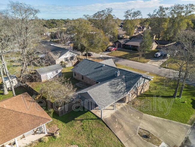 Photo - 1210 Spring Dr