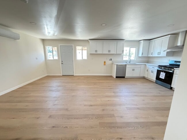 2400 Del Mar Ave Unit 2400