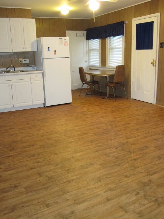 Fotografía del edificio - 505 Flambeau Ave