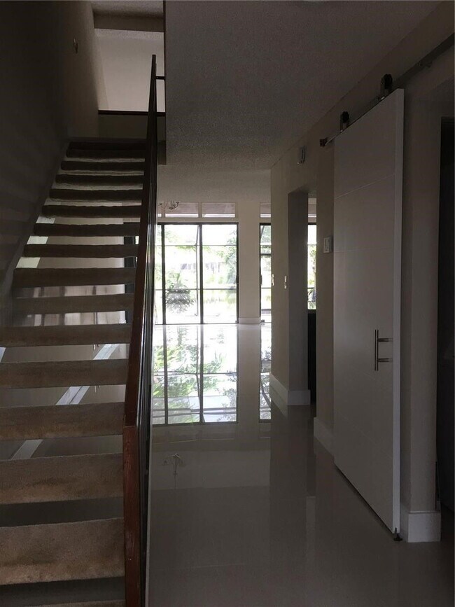 Photo - 10951 N Lakeview Dr