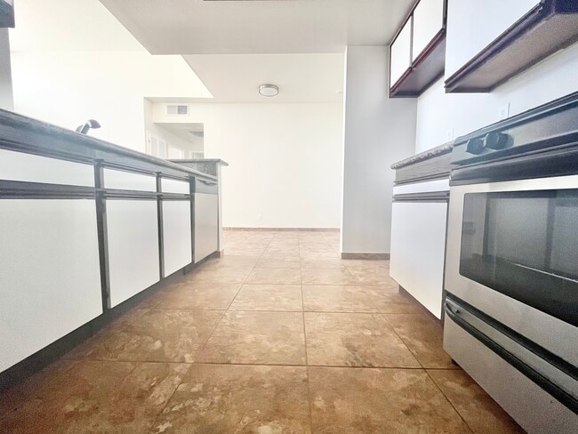 Photo - 947 Serrano Ave Unit 203