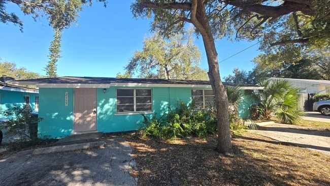 Building Photo - Nice 1 bed/ 1 bath near Downtown Sarasota Available Now!