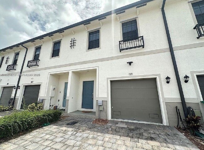 Building Photo - 1111 NW 6th Ct