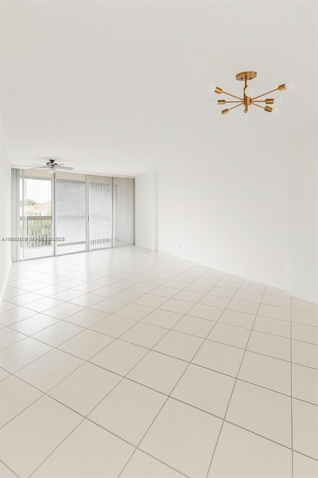 Building Photo - 6921 Environ Blvd Unit 6R