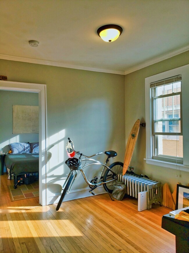 Photo - 1925 Grove Ave Unit B3