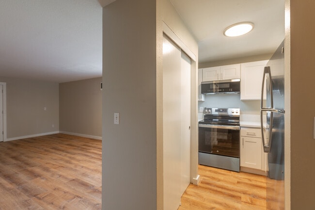 Photo - 12387 SW Walnut St