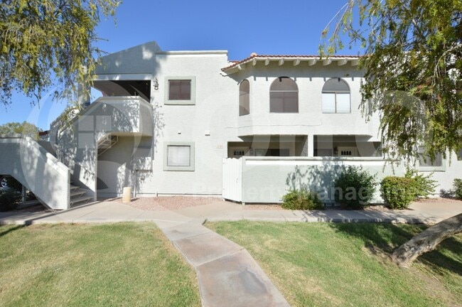 Building Photo - 850 S River Dr Rental
