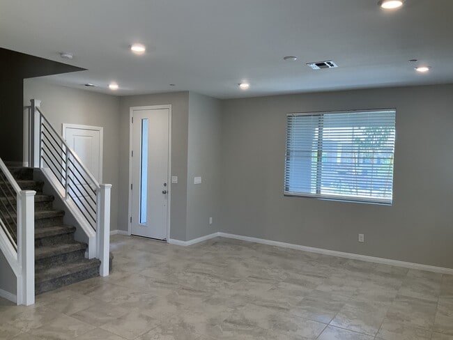 Photo - 510 Mahogany Ridge St