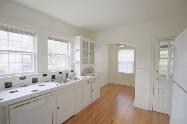 Photo - Charming 2 Bedroom Duplex in Lakewood!