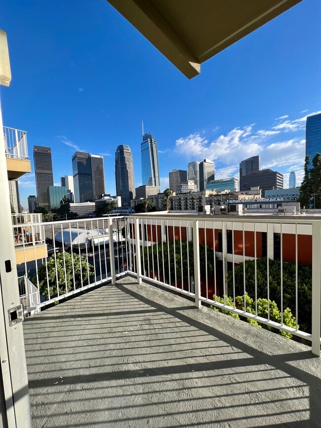 Balcony View Unit 414 - Bixel at Fifth