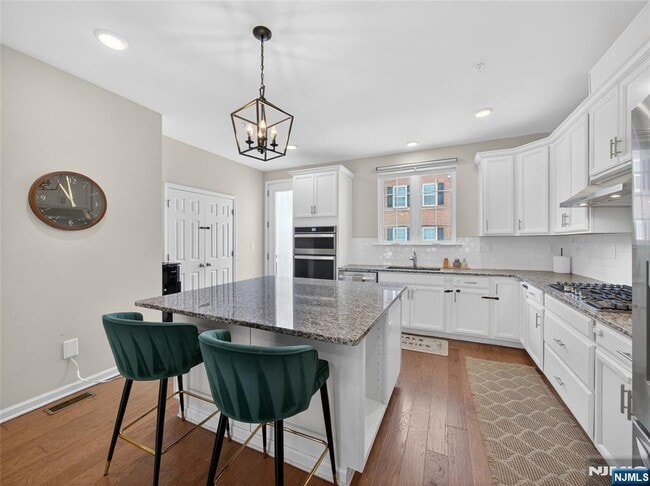 Building Photo - 81 Landmark Ln