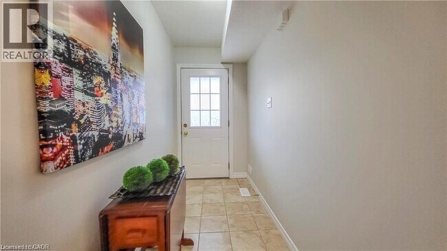 Photo - 128 Udvari Crescent