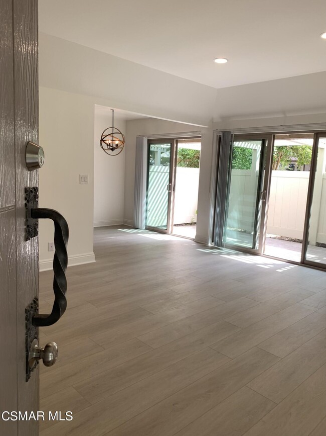 Photo - 1242 Landsburn Cir