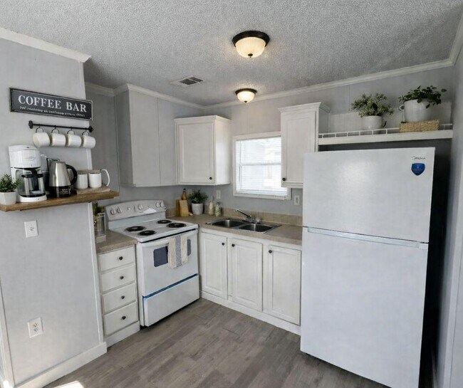 Photo - 133 N Anoka Ave