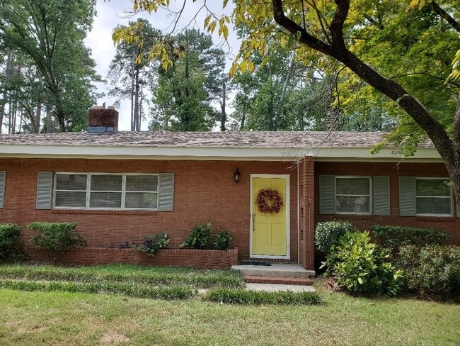 Building Photo - Newly Remodeled Mid Century Style Home!!