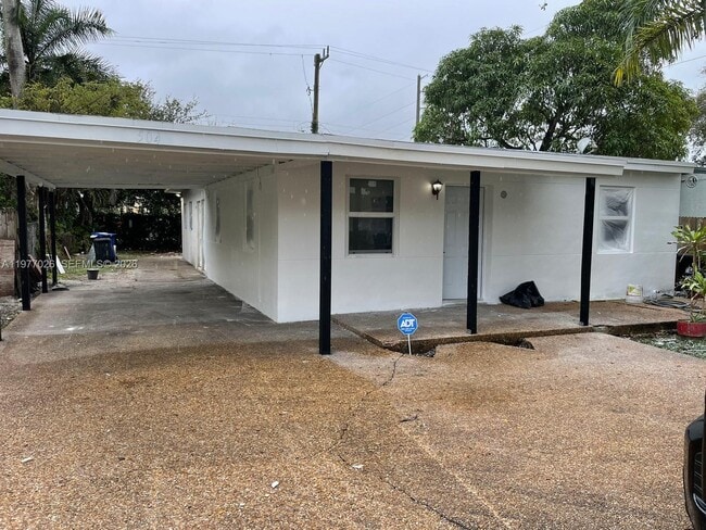 Building Photo - 504 NW 15th Ave Unit B