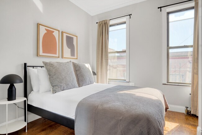 Building Photo - 52 Barrow St