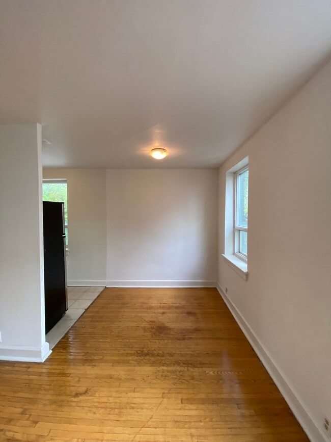 Beautiful 1 bedroom on Yonge Street