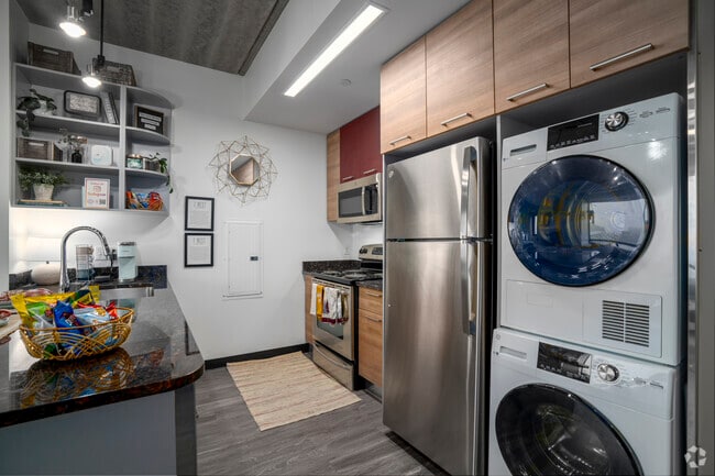B1 Alt 2 - 2BR, 2BA - 729SF - Kitchen/Laundry