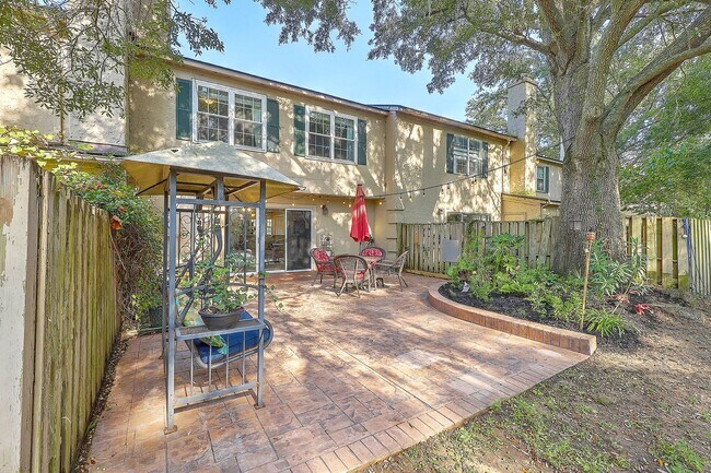 Gorgeous Townhome in Beaumont! - Gorgeous Townhome in Beaumont!