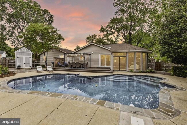 Photo - 7635 Bland Dr House