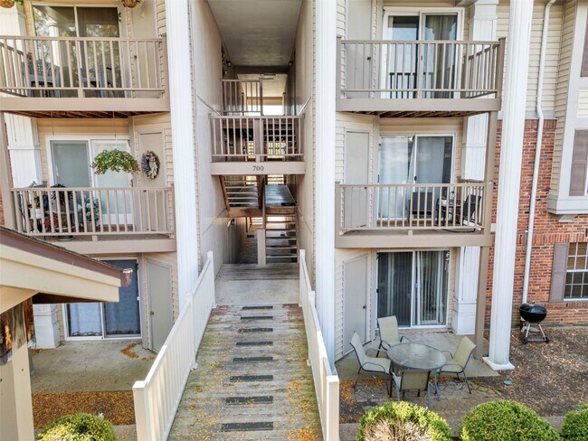 Photo - 700 Ridgeside Dr Unidad L