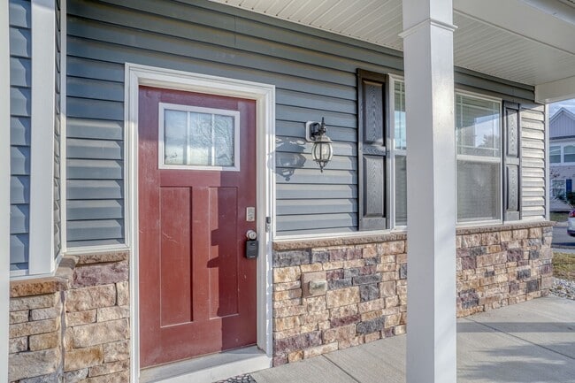 Photo - 67 Bostick Ln