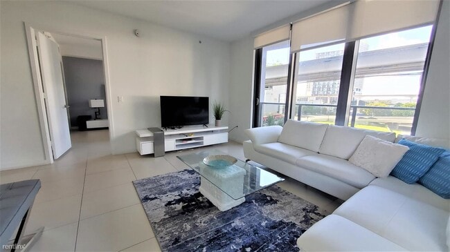 Photo - 2 br, 2 bath Condo - 31 SE 6th St Apt 602 Unit Apt 602