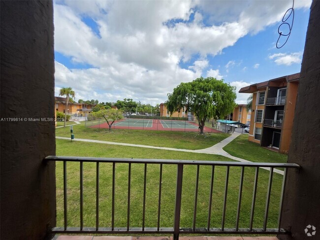 Building Photo - 9437 SW 76th St Unit V24 Rental