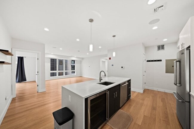 Building Photo - 488 Dorchester Ave Unit 3D