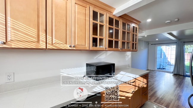 Photo - 3 bedroom home in El Sabrante with EV charger, 2 paring spots, 1 car garage, ac/heat!